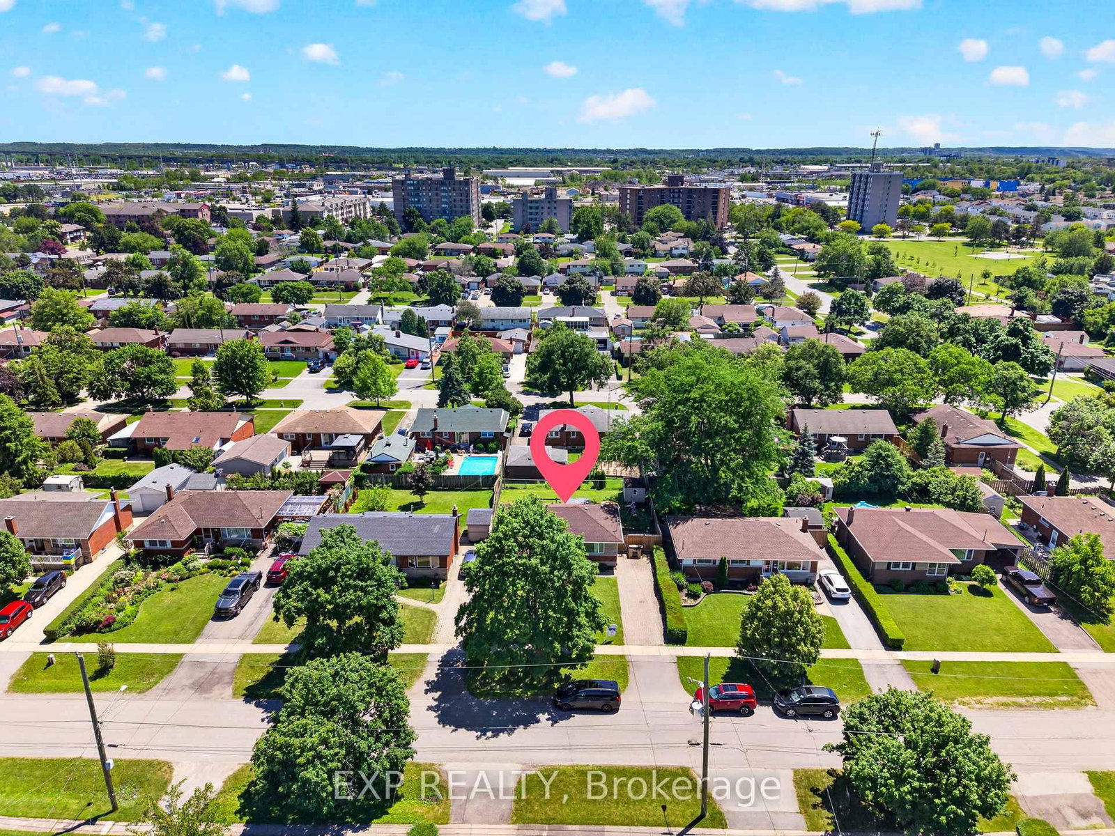 8 Dunraven Avenue • St. Catharines, ON photo 4