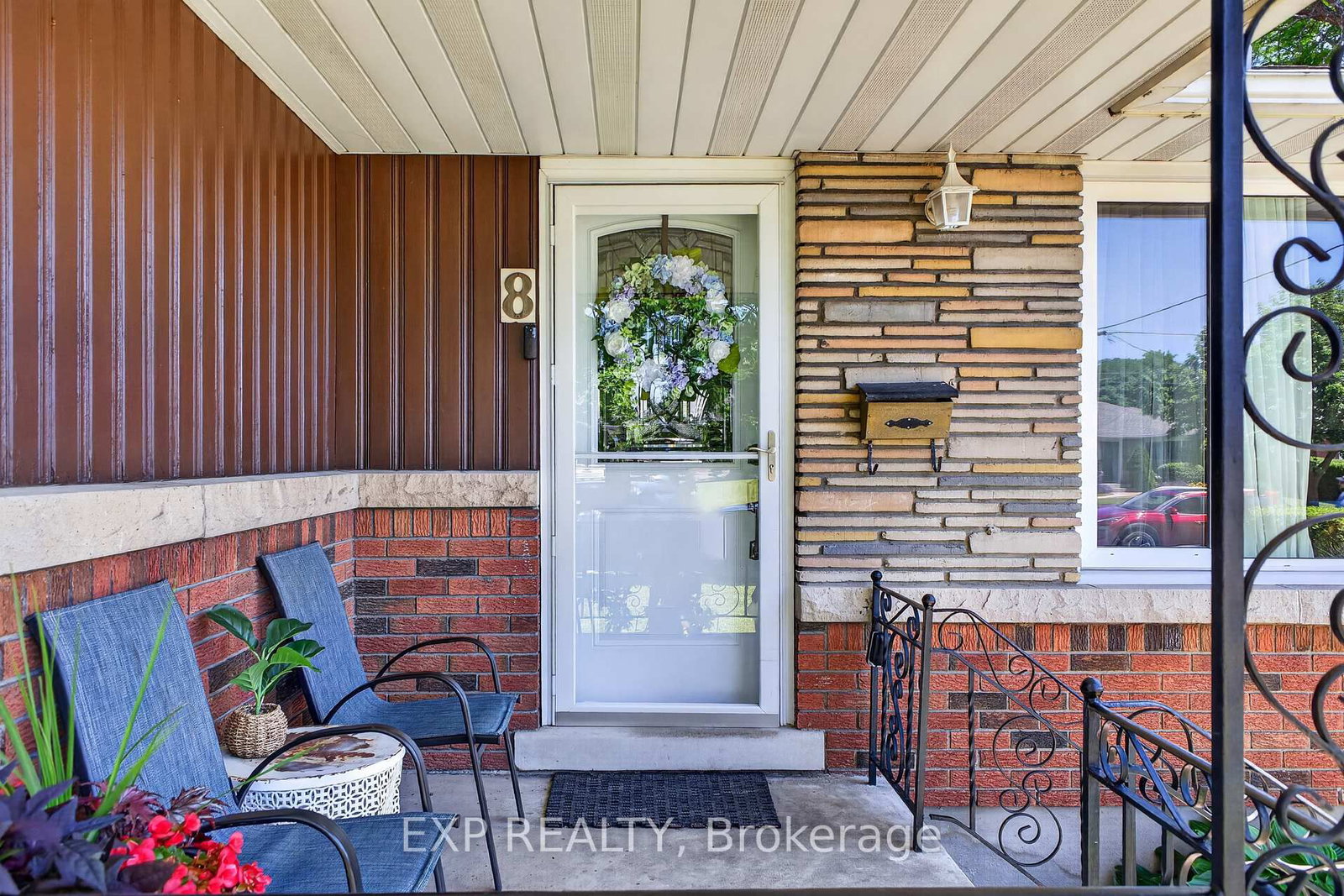 8 Dunraven Avenue • St. Catharines, ON photo 9