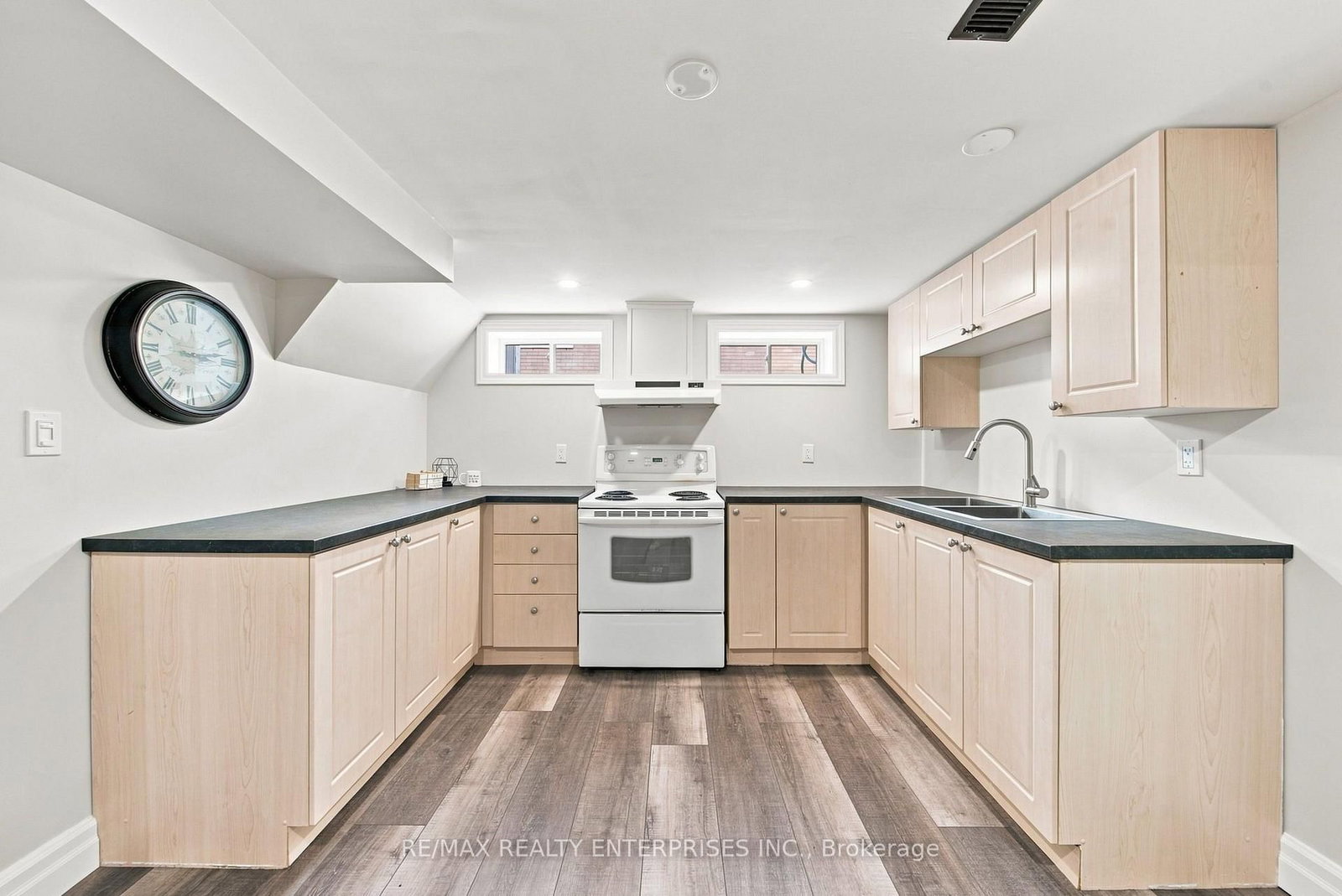 56 Alexander Avenue • Cambridge, ON photo 28