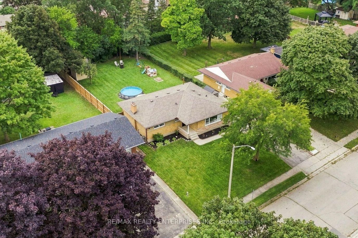 56 Alexander Avenue • Cambridge, ON photo 38