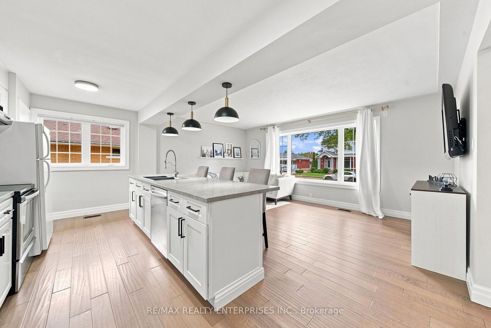 56 Alexander Avenue • Cambridge, ON photo 6