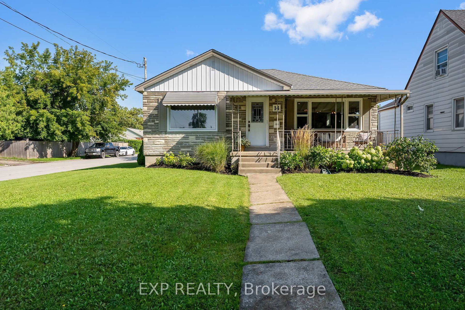 14 Mcdonald Avenue • Thorold, ON photo 1