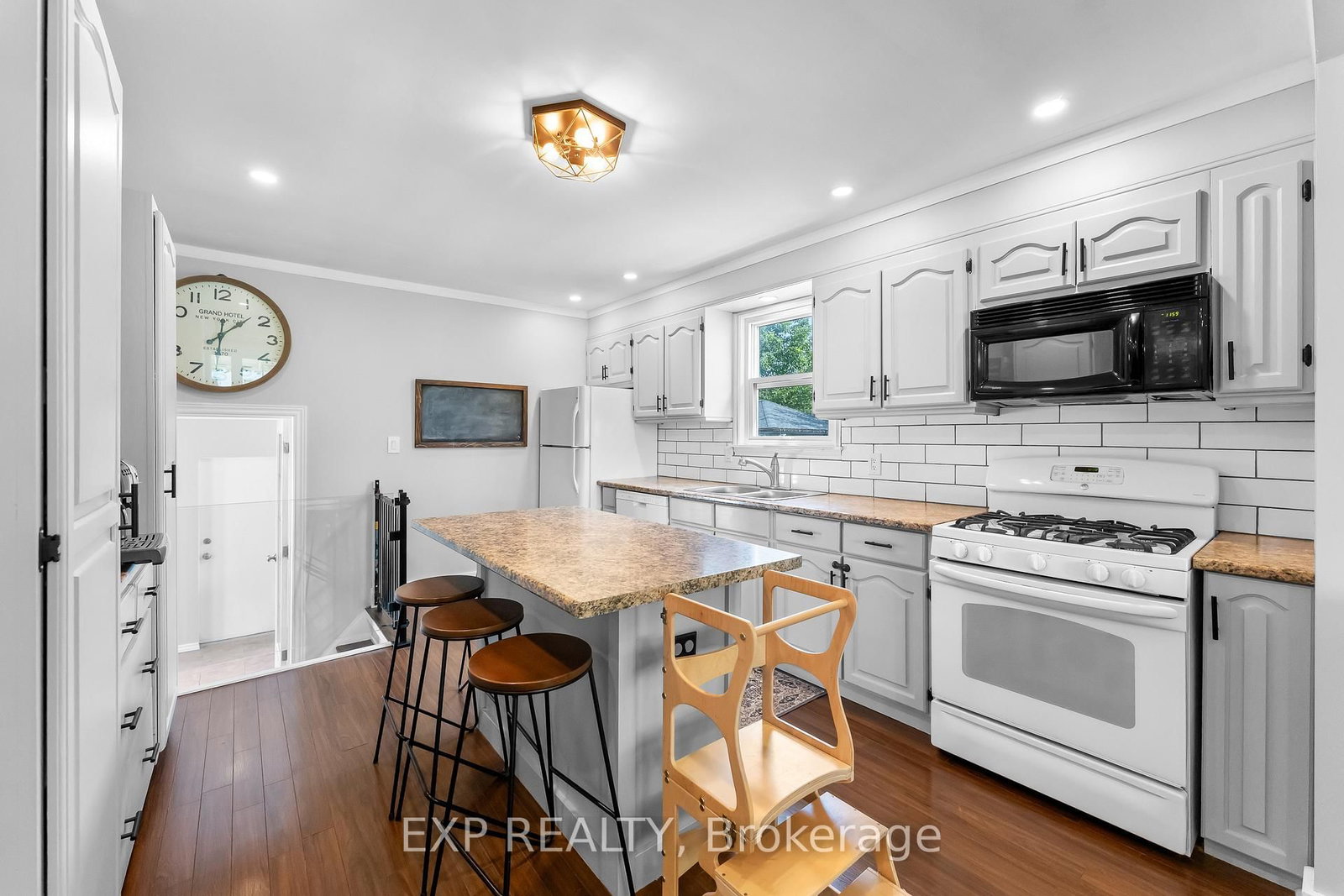 14 Mcdonald Avenue • Thorold, ON photo 13