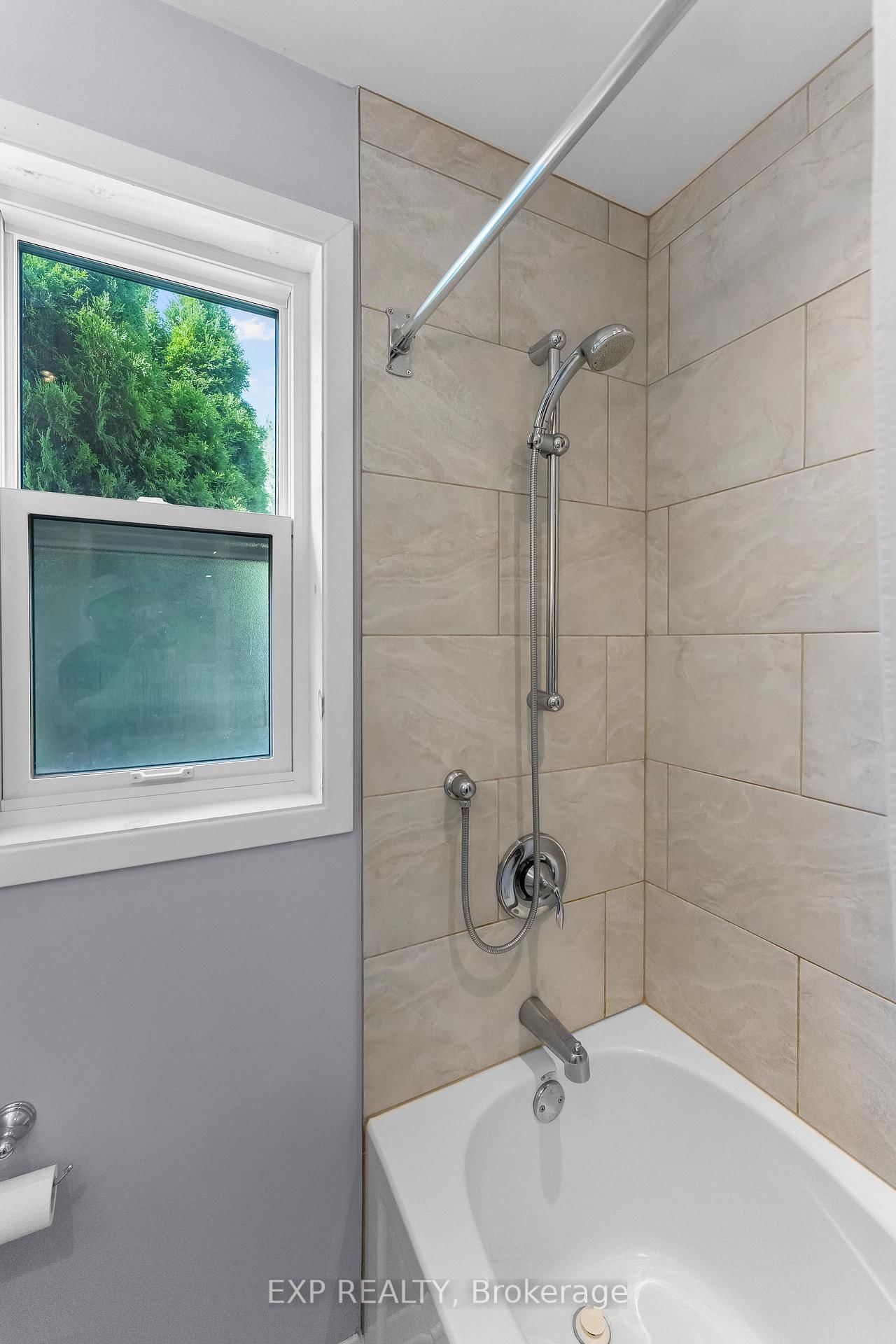 14 Mcdonald Avenue • Thorold, ON photo 25