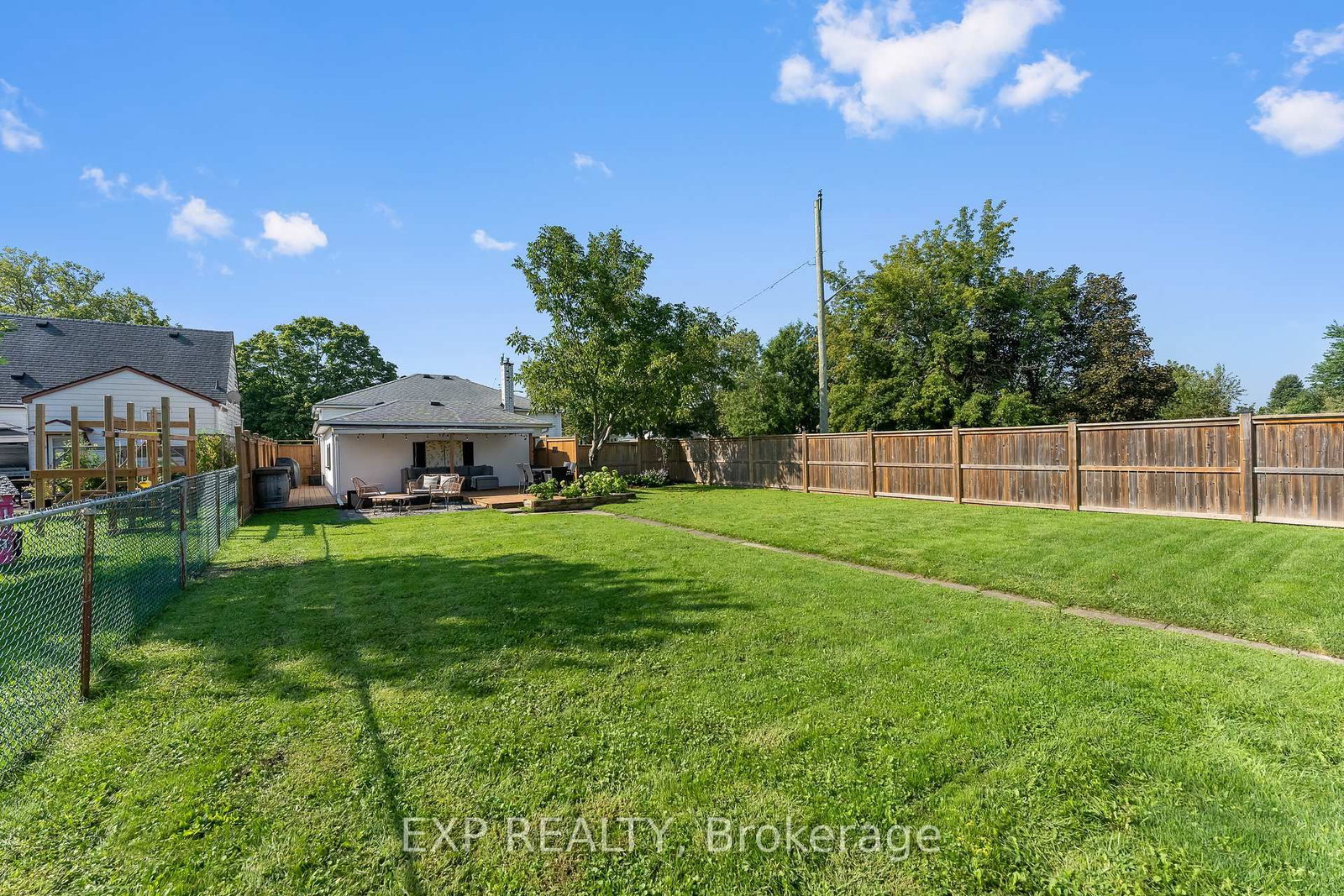 14 Mcdonald Avenue • Thorold, ON photo 46