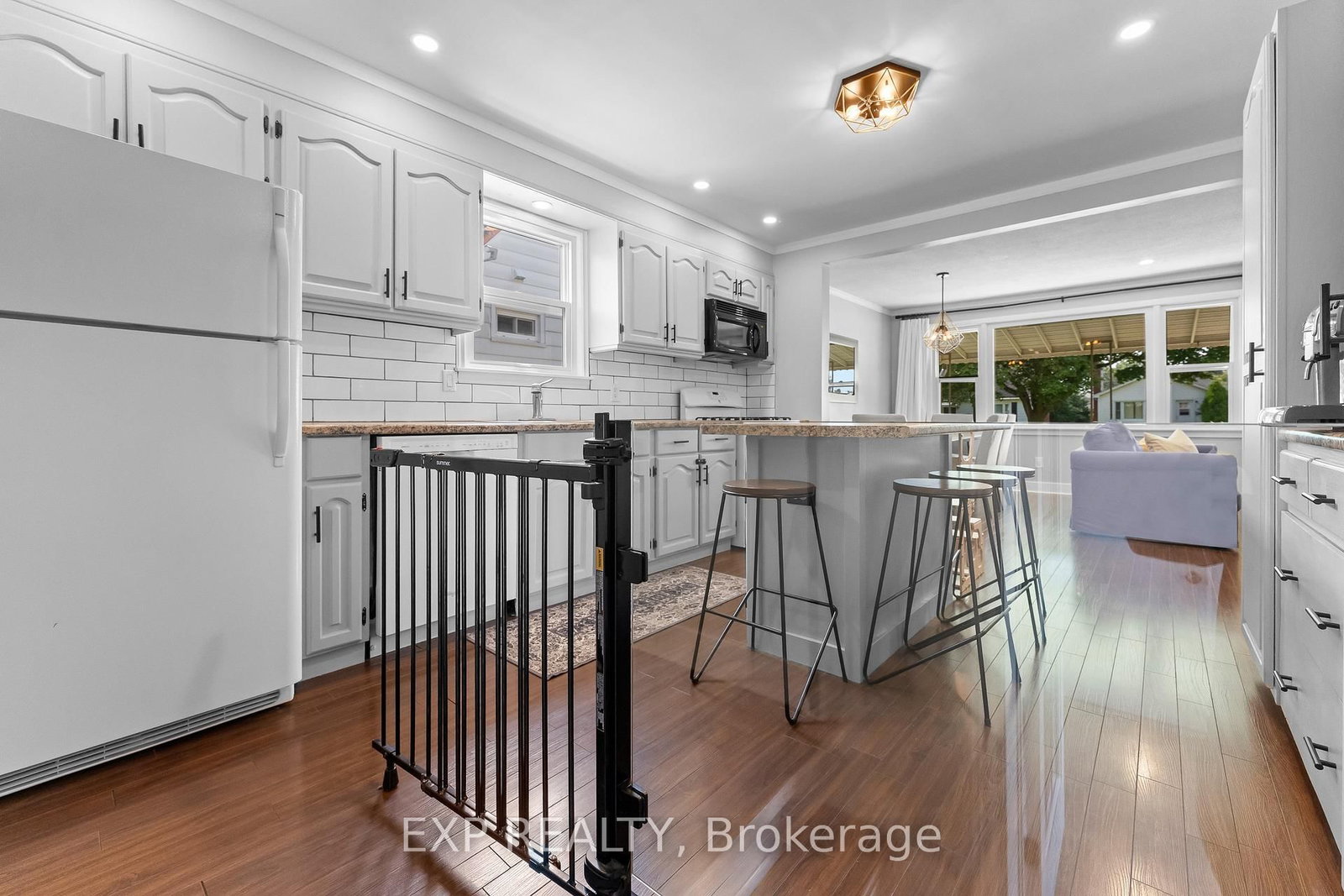 14 Mcdonald Avenue • Thorold, ON photo 9