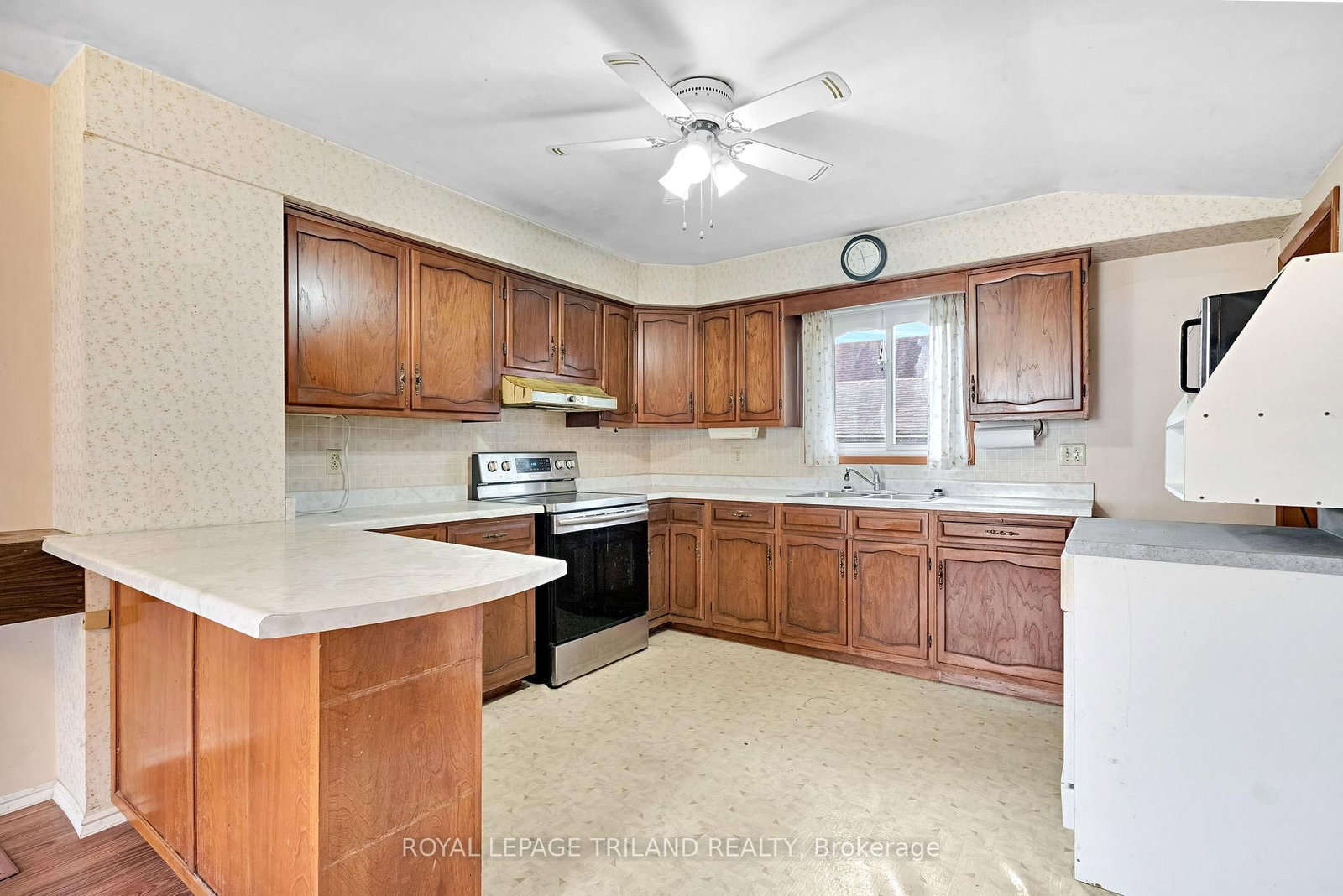 15 Antrim Street • St. Thomas, ON photo 10