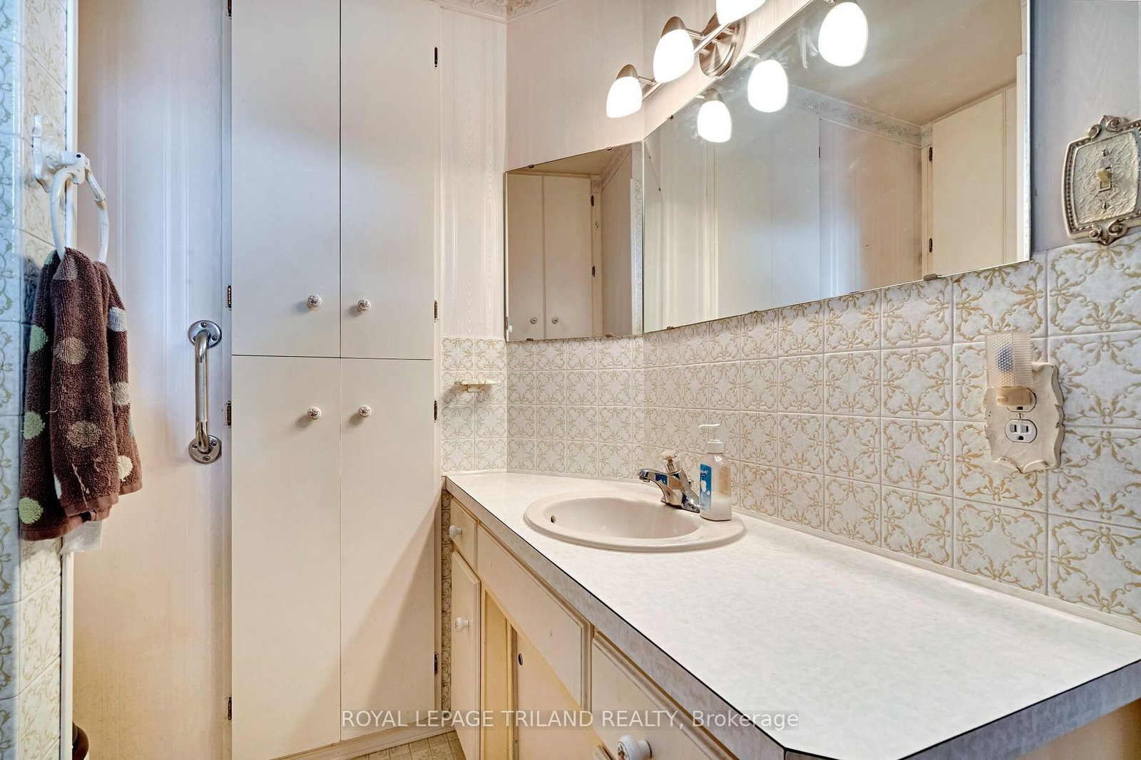 15 Antrim Street • St. Thomas, ON photo 13
