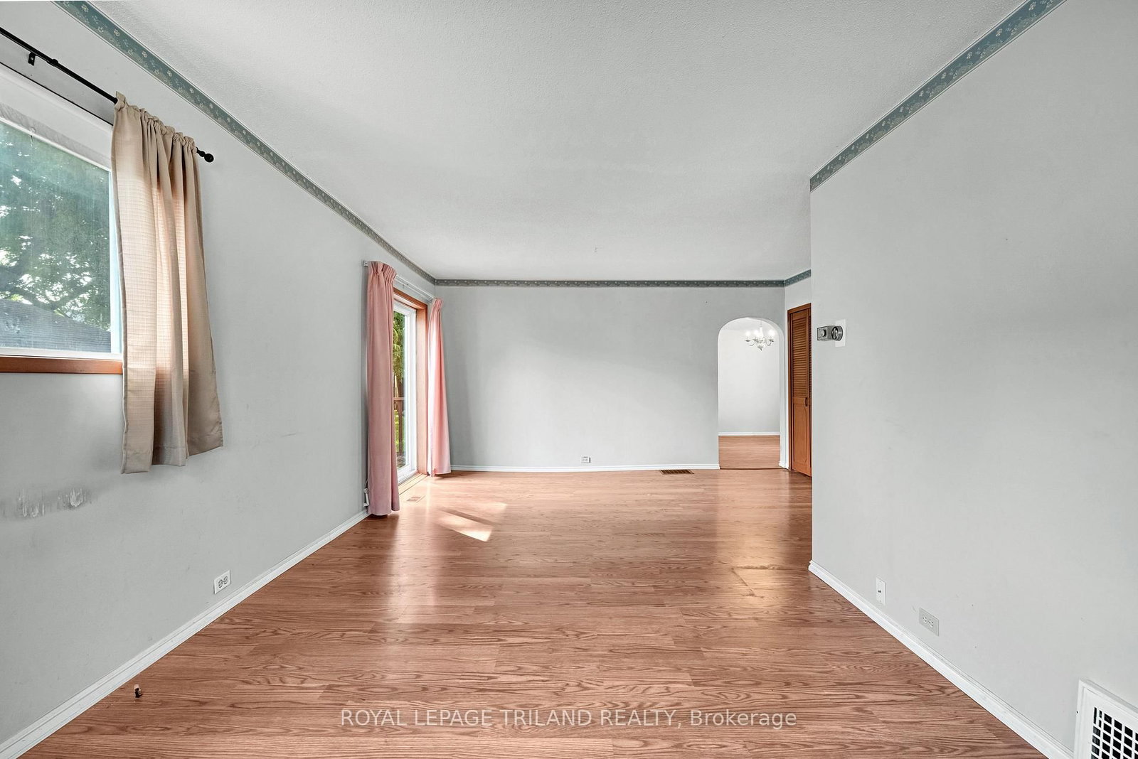 15 Antrim Street • St. Thomas, ON photo 3