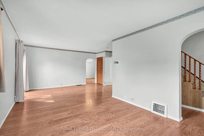 15 Antrim Street • St. Thomas, ON photo 5