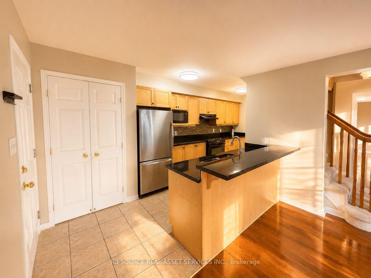 358 Wisteria Crescent • Ottawa, ON photo 8