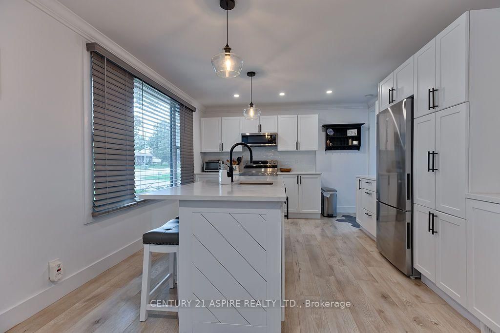 621 Bruham Avenue • Laurentian Valley, ON photo 5