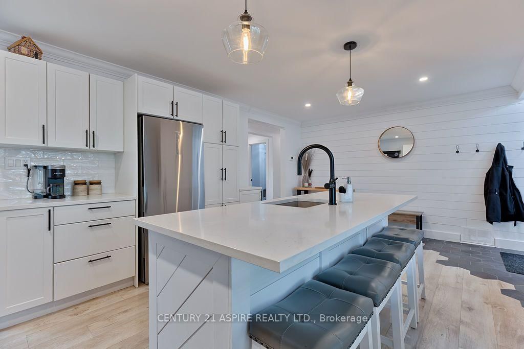 621 Bruham Avenue • Laurentian Valley, ON photo 8