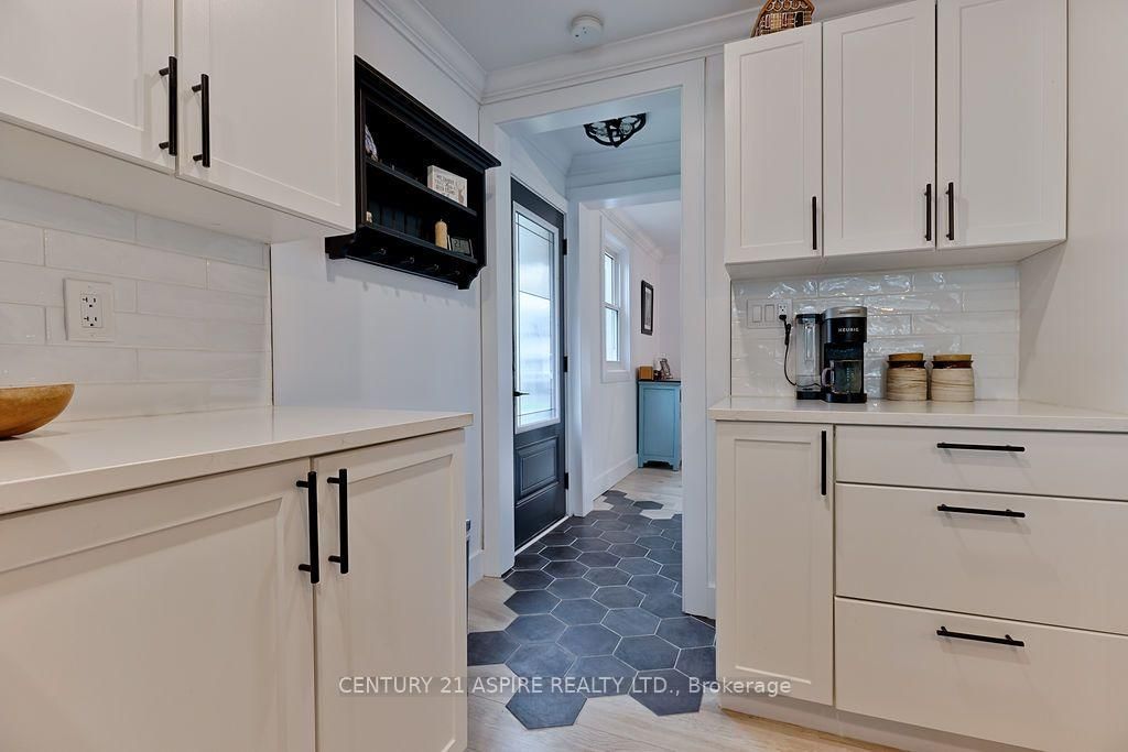 621 Bruham Avenue • Laurentian Valley, ON photo 9