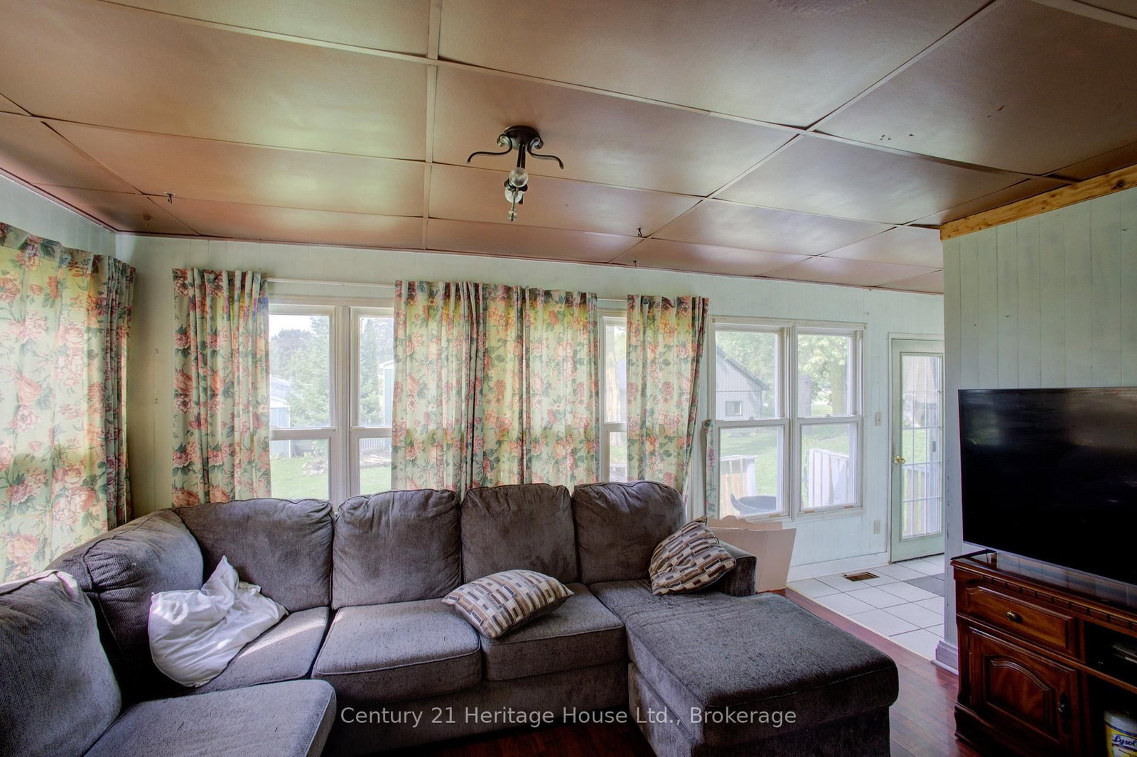 180 Bruce Street S • West Grey, ON photo 16