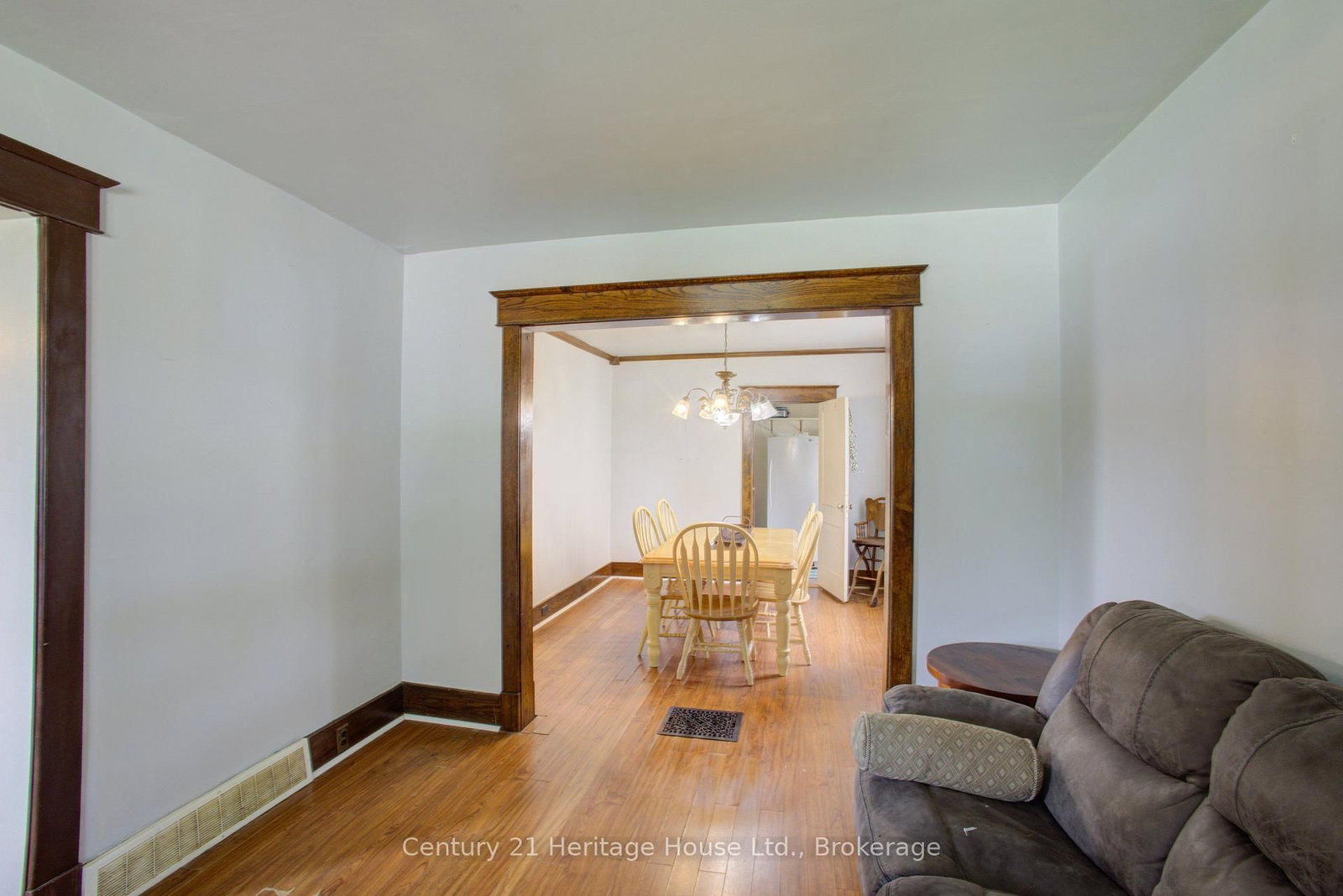 180 Bruce Street S • West Grey, ON photo 8