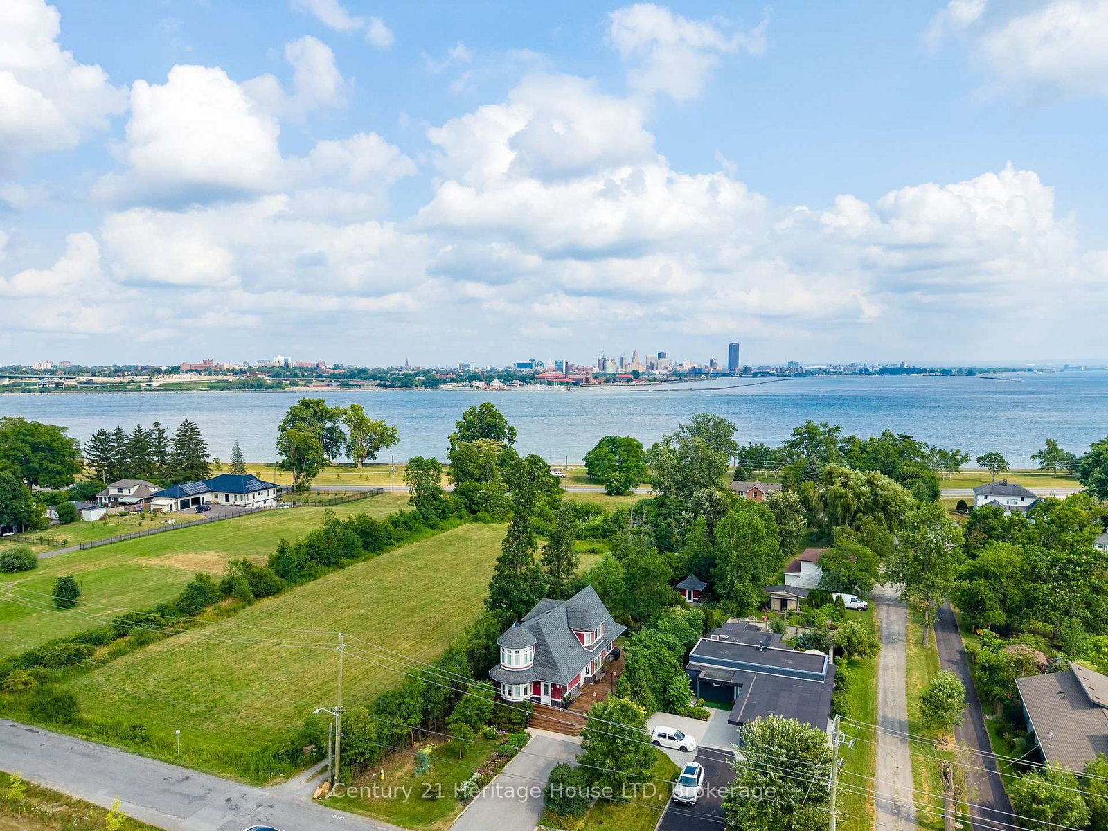 134 Albany Street • Fort Erie, ON photo 4