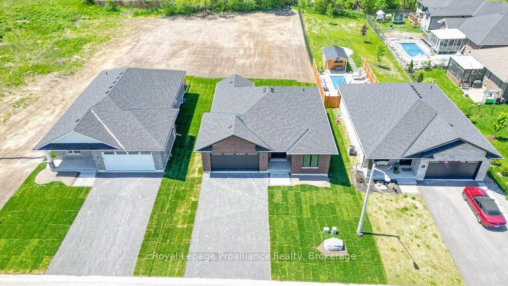 8 Dunmor Street • Stirling, ON photo 36