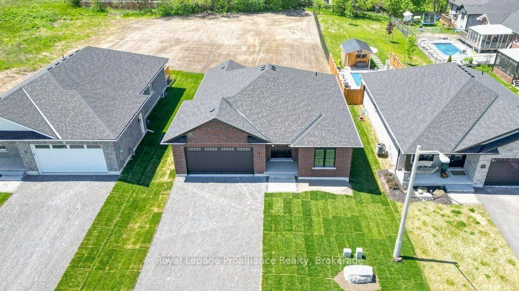 8 Dunmor Street • Stirling, ON photo 37