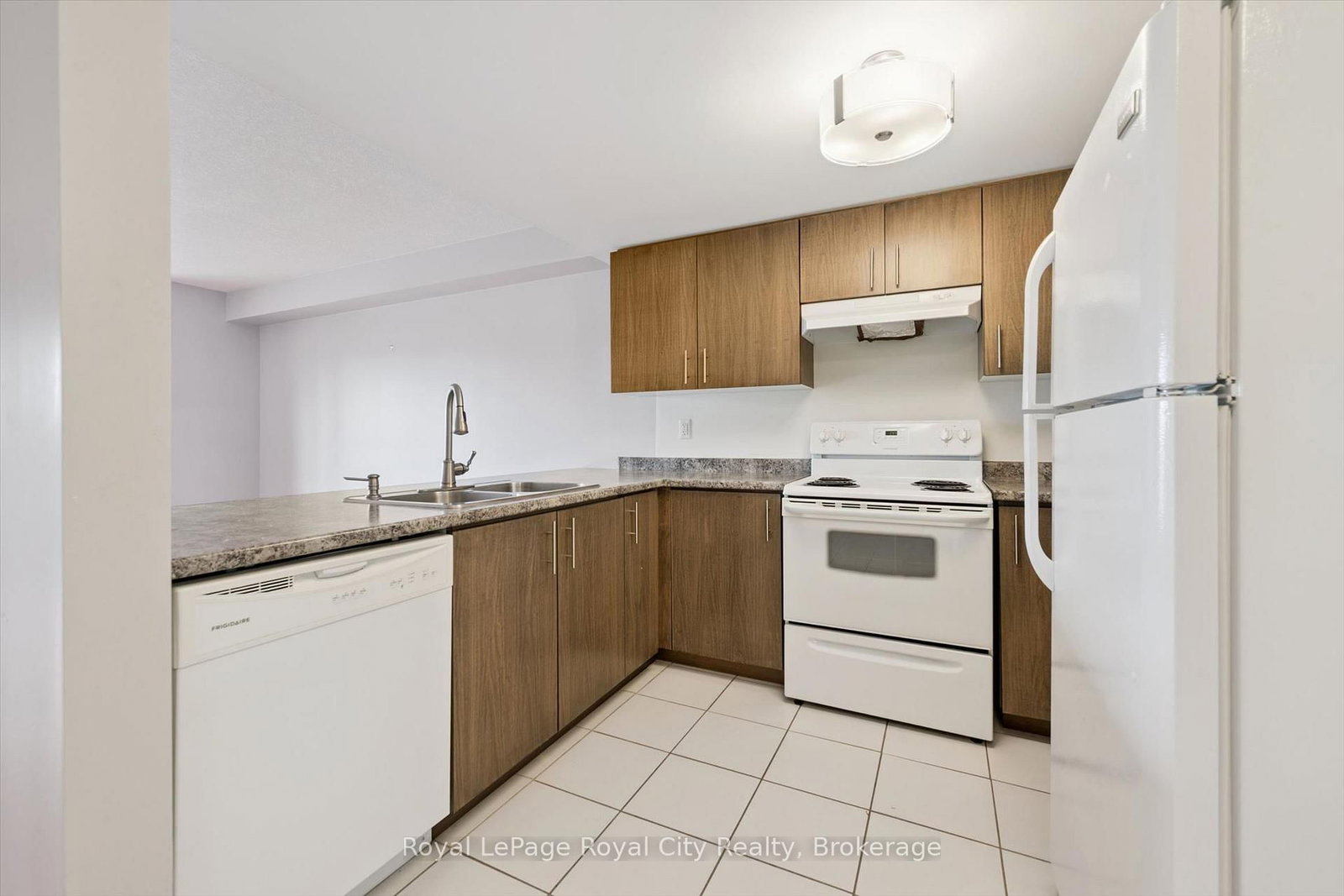 103 Westminster Crescent • #408 • Centre Wellington, ON photo 5
