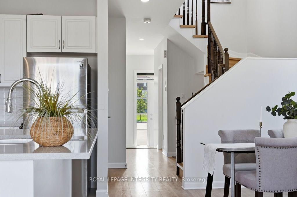 1136 SPEEDVALE Court • Ottawa, ON photo 18