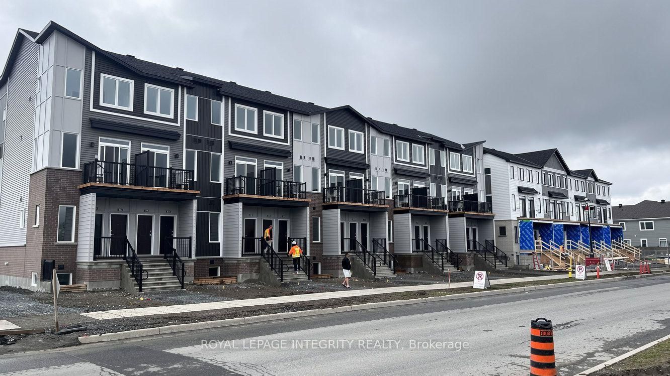 Front view of 796 Utopie Private, Ottawa
