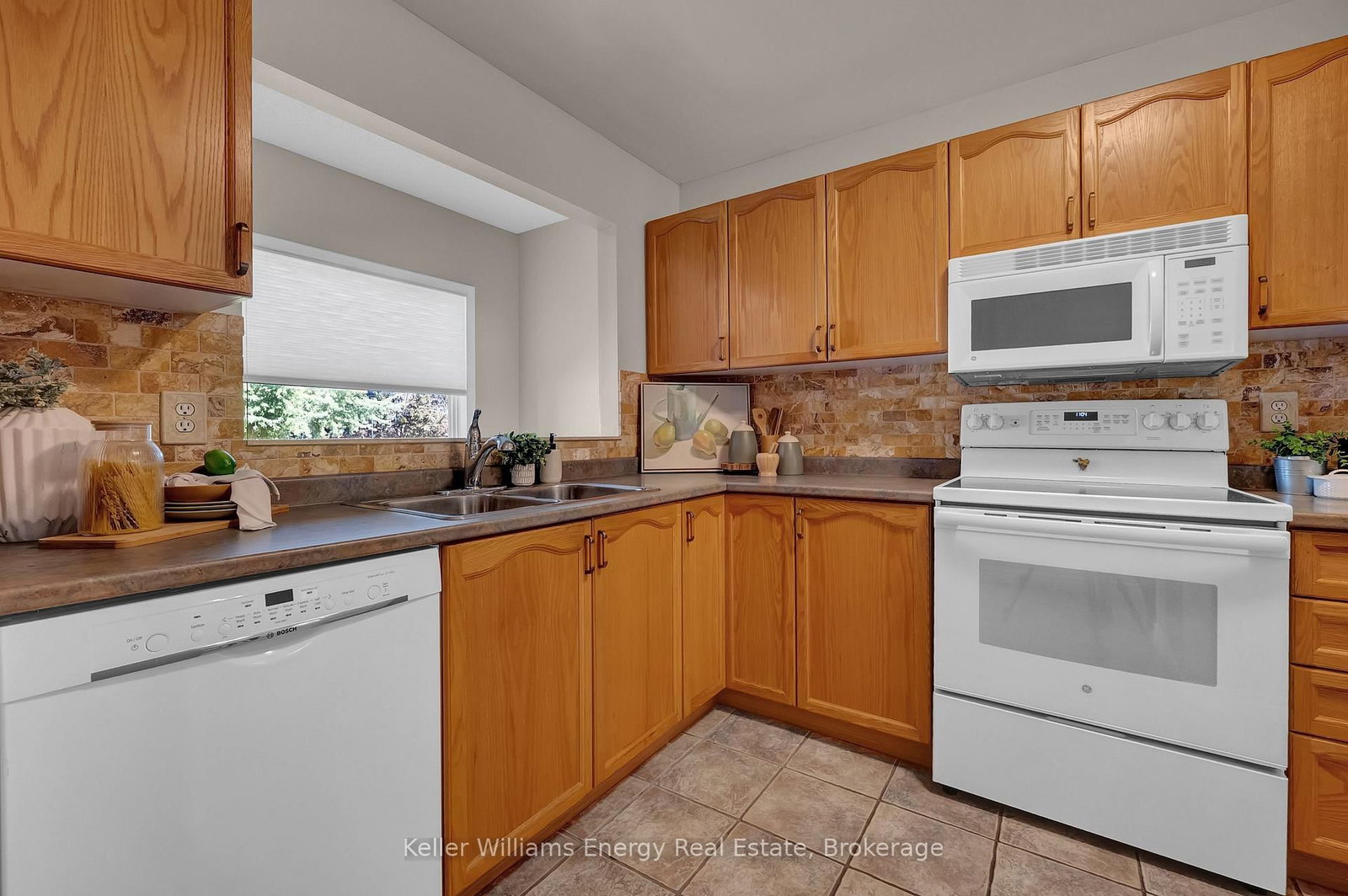 19 Ballantine Street • Cobourg, ON photo 8