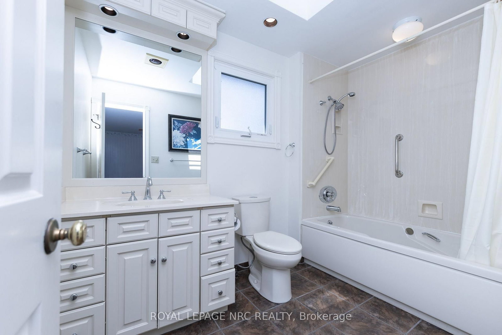 35 Garrison Village Drive • Niagara-on-the-Lake, ON photo 13