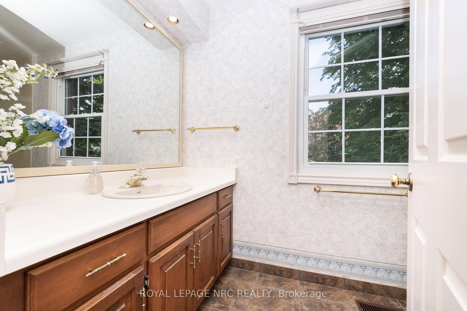 35 Garrison Village Drive • Niagara-on-the-Lake, ON photo 20