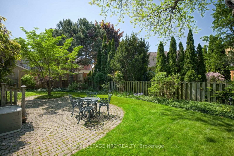 35 Garrison Village Dr photo 4