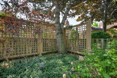 35 Garrison Village Drive • Niagara-on-the-Lake, ON photo 9
