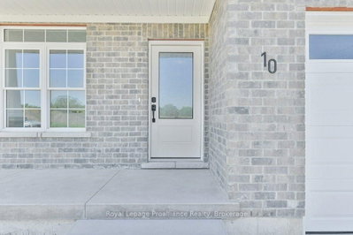 10 Dunmor Street • Stirling, ON photo 5