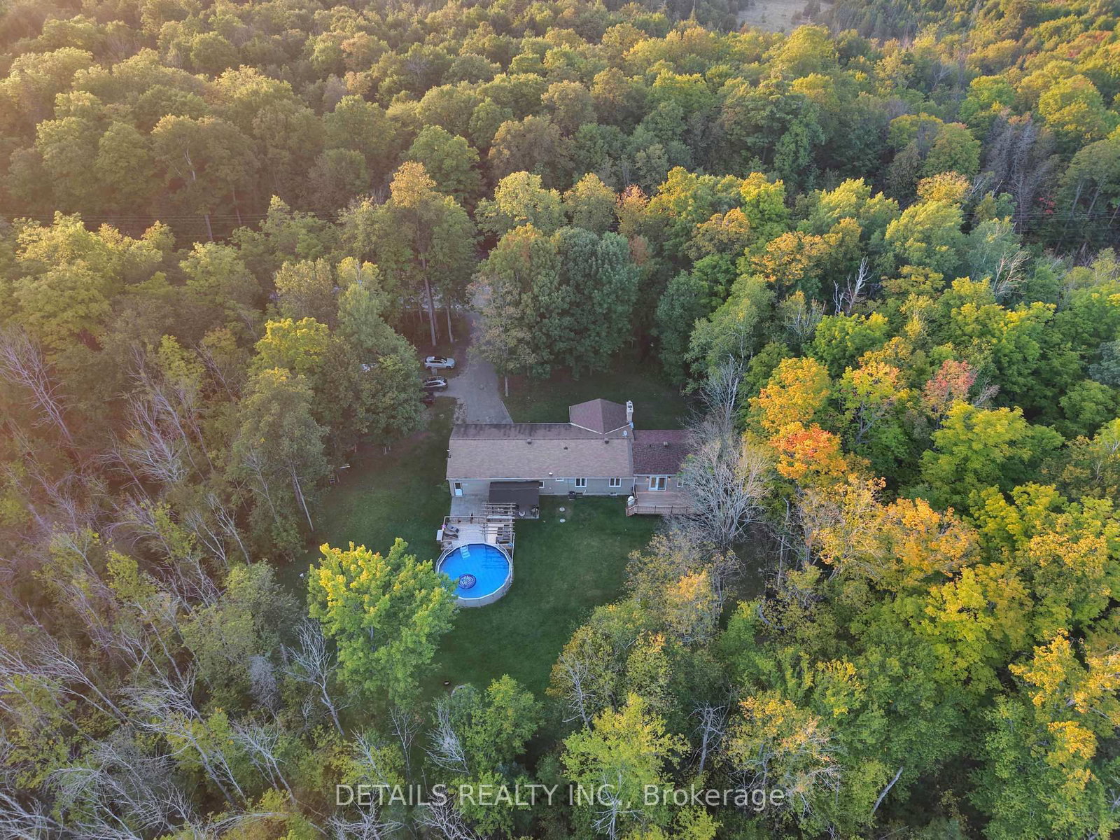 387 Campbell Side Road • White Lake, ON photo 2