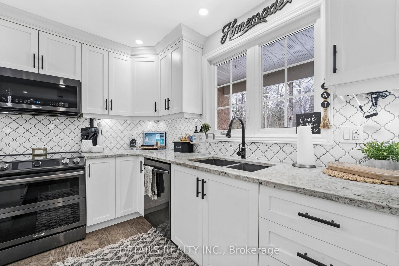 387 Campbell Side Road • White Lake, ON photo 3