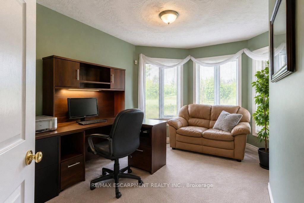 33 Maryvale Avenue • Hamilton, ON photo 13