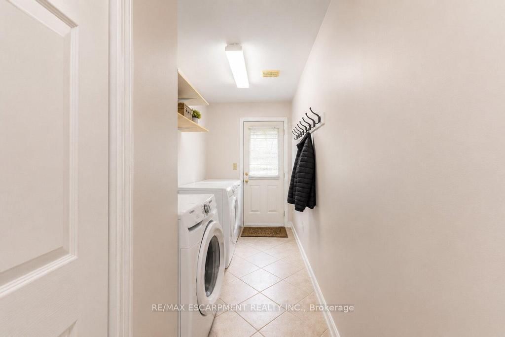 33 Maryvale Avenue • Hamilton, ON photo 14
