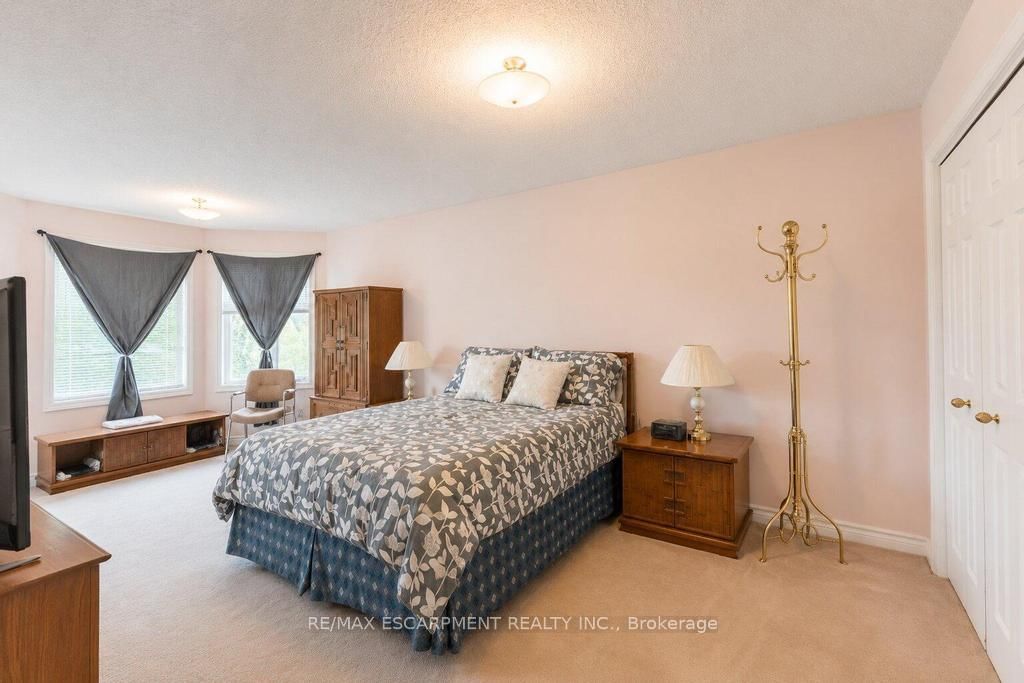 33 Maryvale Avenue • Hamilton, ON photo 15