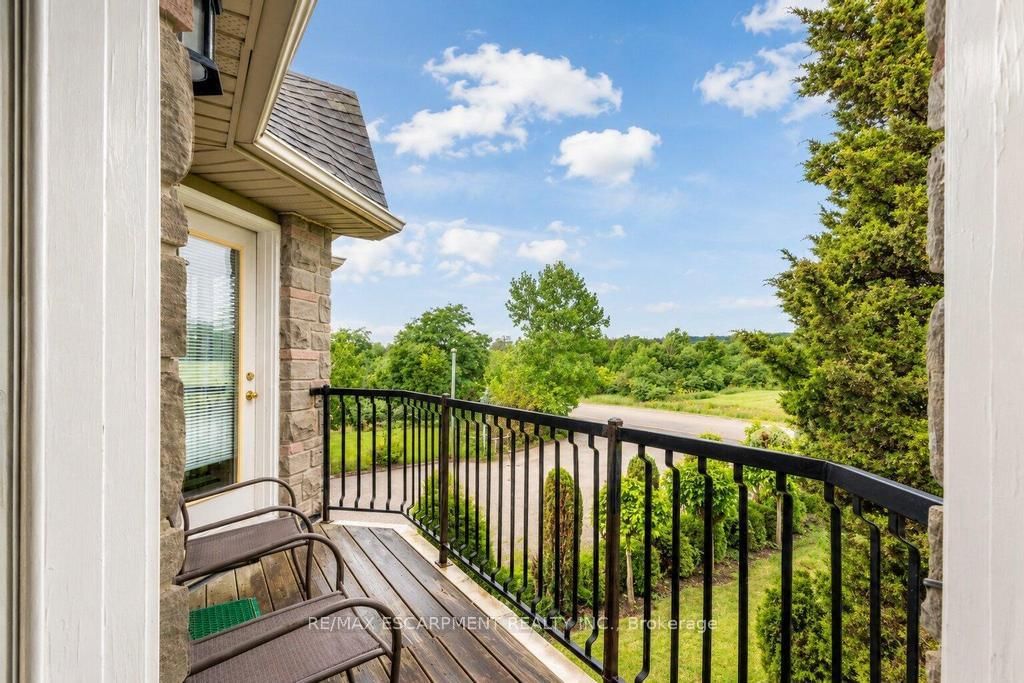 33 Maryvale Avenue • Hamilton, ON photo 17