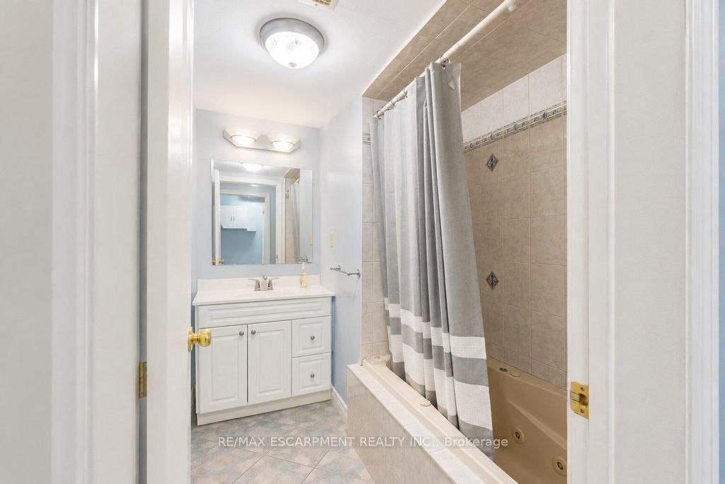 33 Maryvale Avenue • Hamilton, ON photo 26