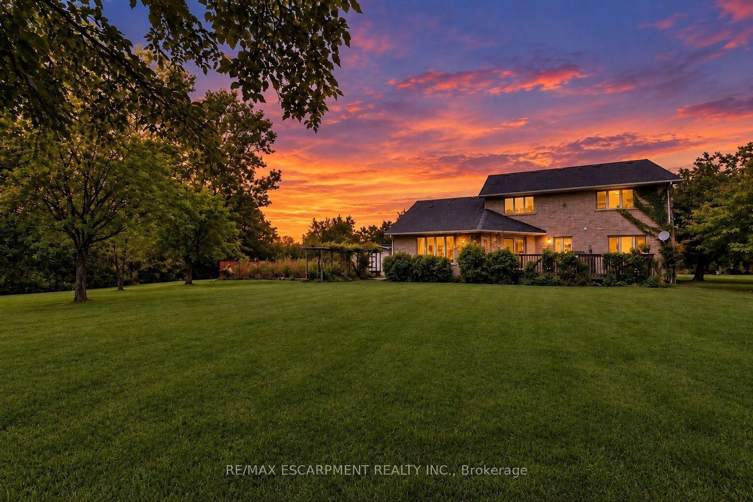 33 Maryvale Avenue • Hamilton, ON photo 30