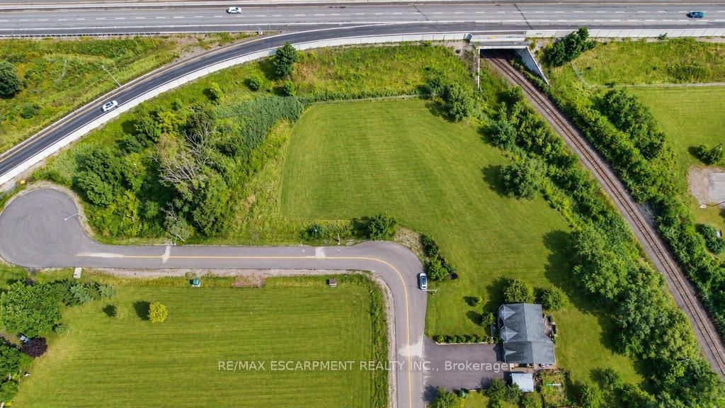 33 Maryvale Avenue • Hamilton, ON photo 31
