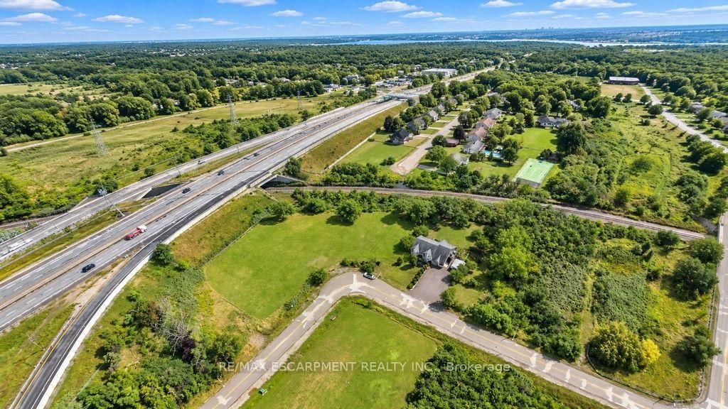 33 Maryvale Avenue • Hamilton, ON photo 33