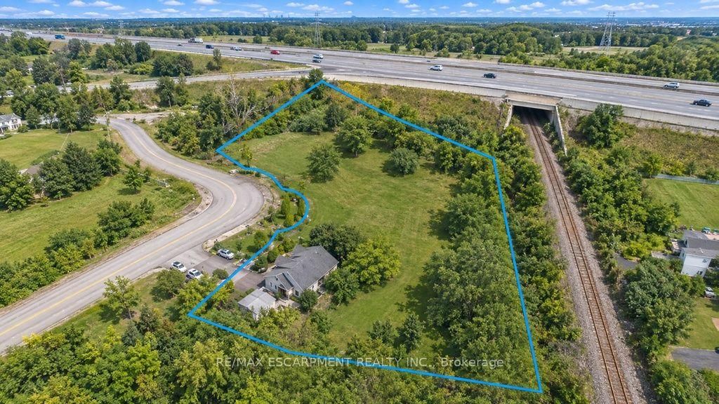 33 Maryvale Avenue • Hamilton, ON photo 34