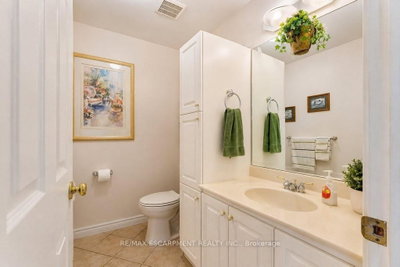 33 Maryvale Avenue • Hamilton, ON photo 6