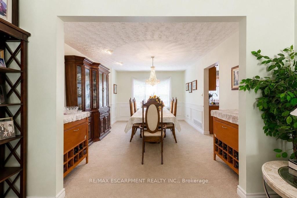 33 Maryvale Avenue • Hamilton, ON photo 8