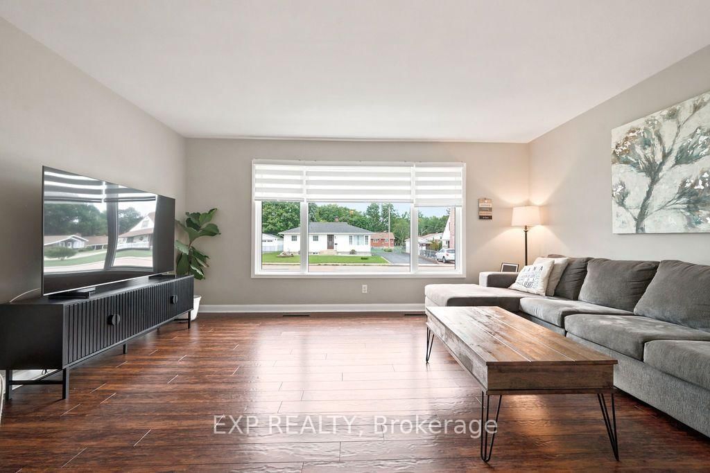 101 Grant Boulevard • Renfrew, ON photo 4