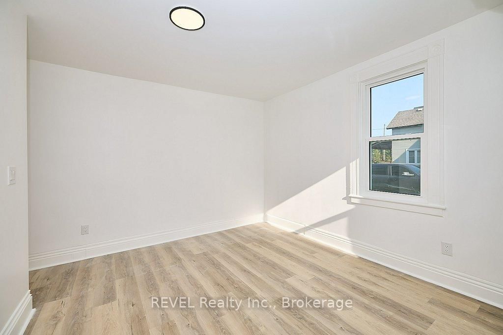 245 Stanton Street • Fort Erie, ON photo 9