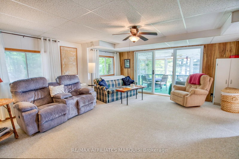 54 Thompson Lane photo 5