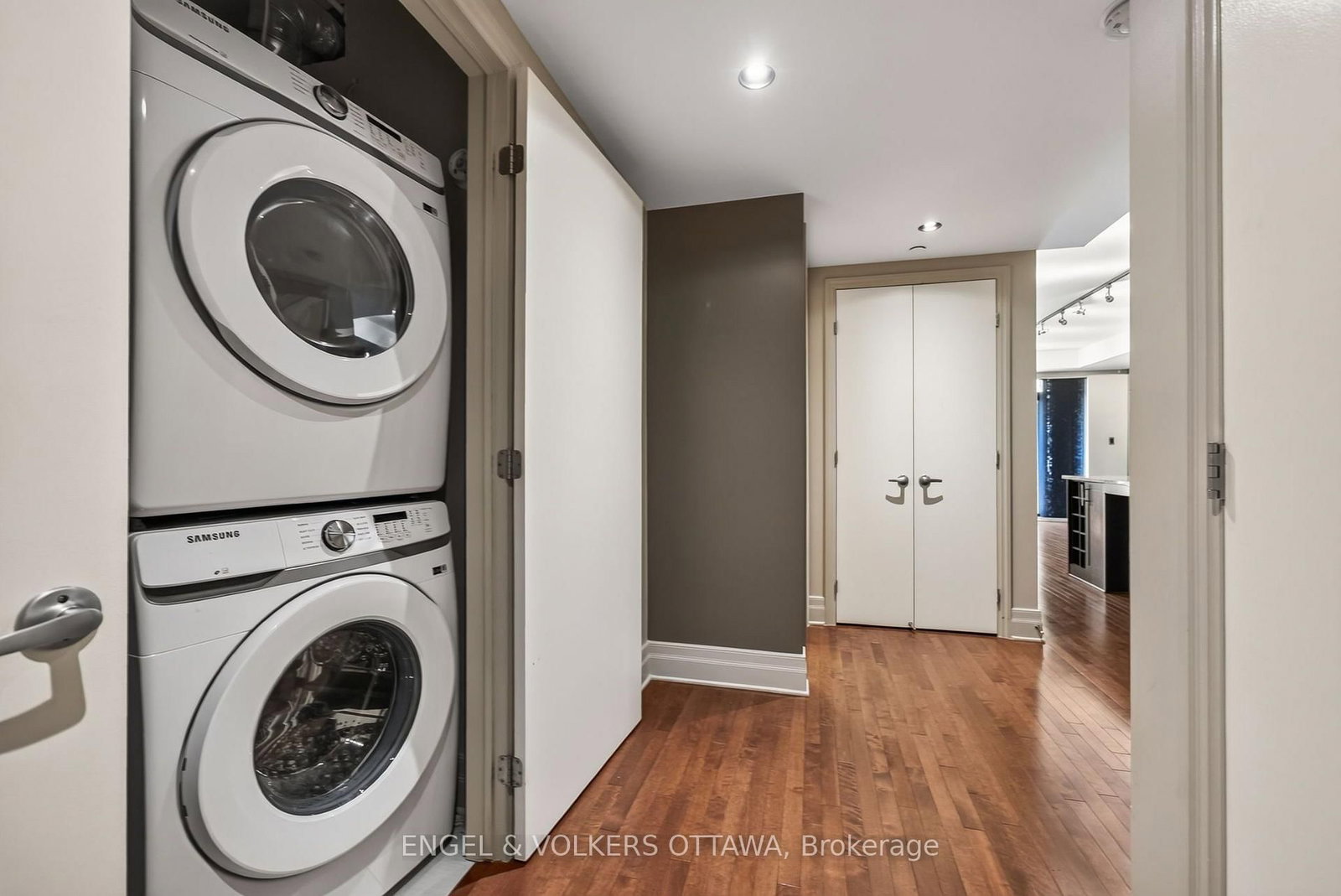 808 Bronson Avenue • #209 • Ottawa, ON photo 5