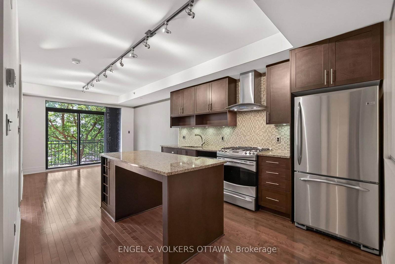 808 Bronson Avenue • #209 • Ottawa, ON photo 6